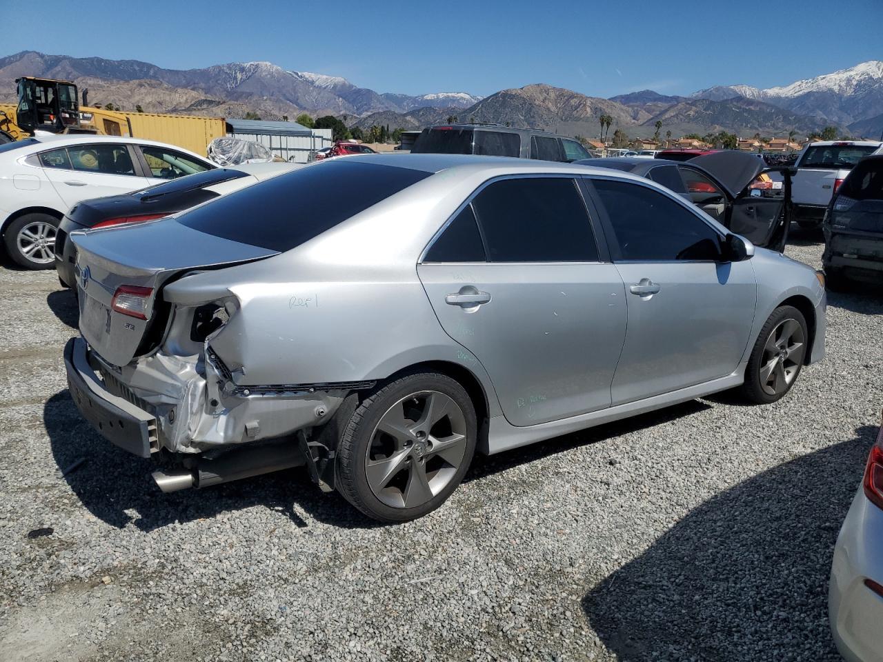 2014 TOYOTA CAMRY L - Фото 3