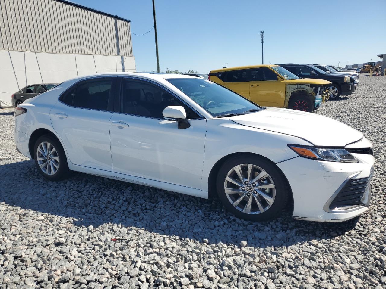 2023 TOYOTA CAMRY LE - Фото 4