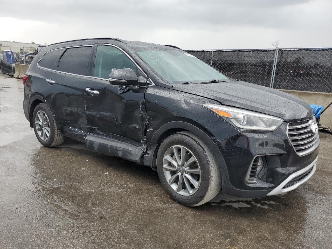 2017 HYUNDAI SANTA FE S - Image 4