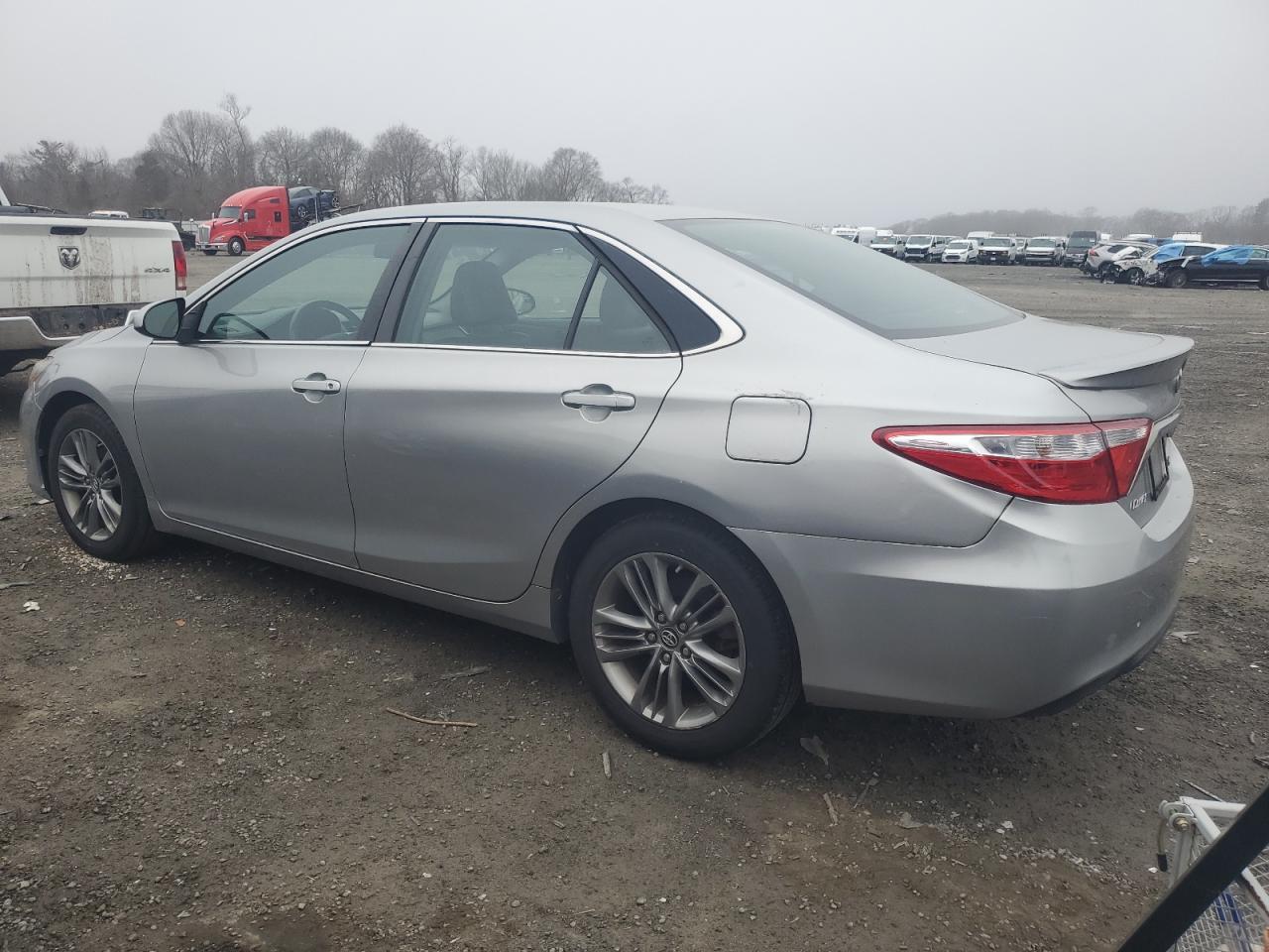 2016 TOYOTA CAMRY LE - Фото 2