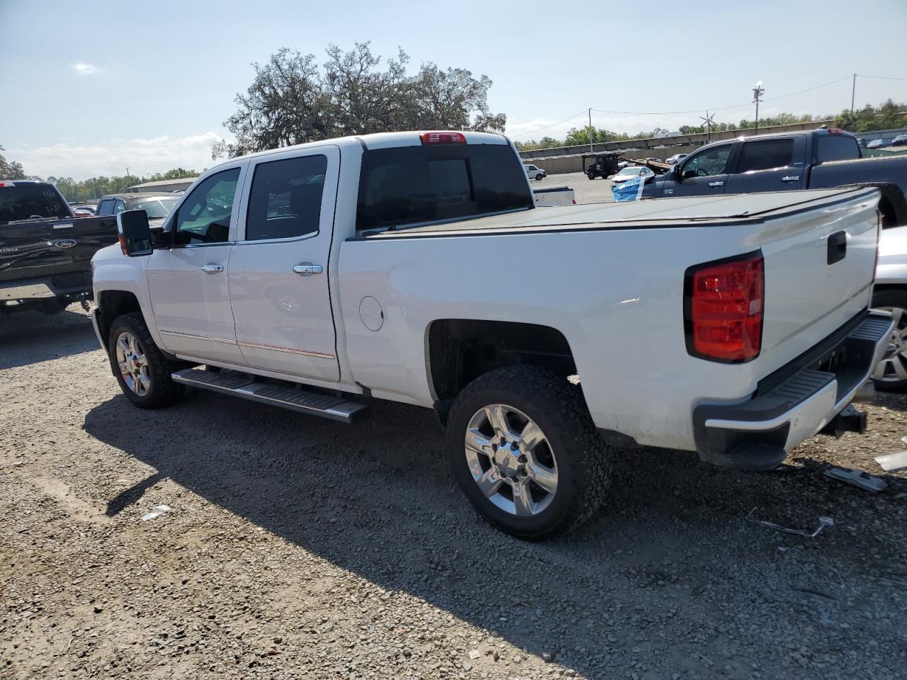 2018 CHEVROLET SILVERADO - Фото 2