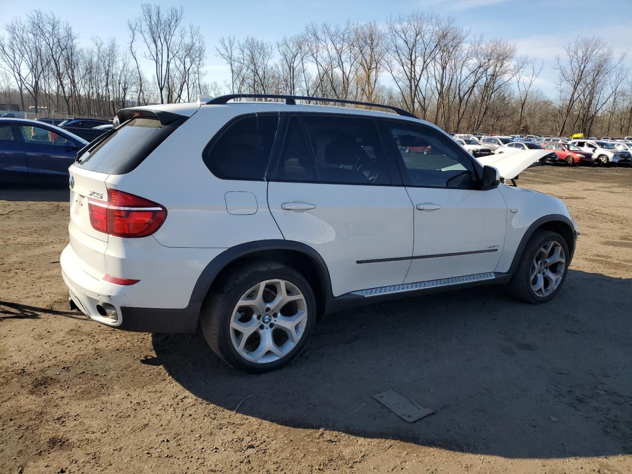 2013 BMW X5 XDRIVE3 - Image 3