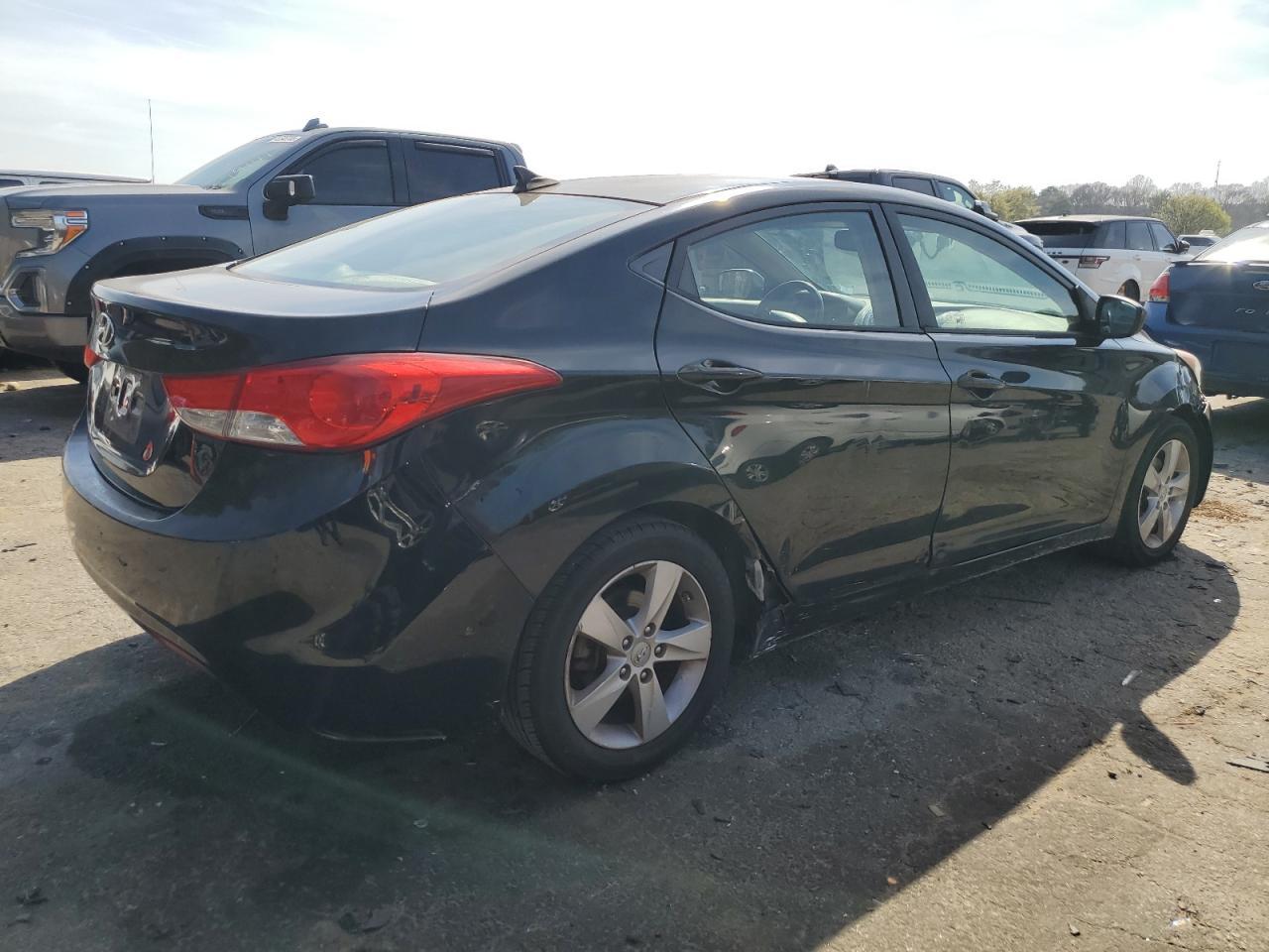 2013 HYUNDAI ELANTRA GL - Image 3