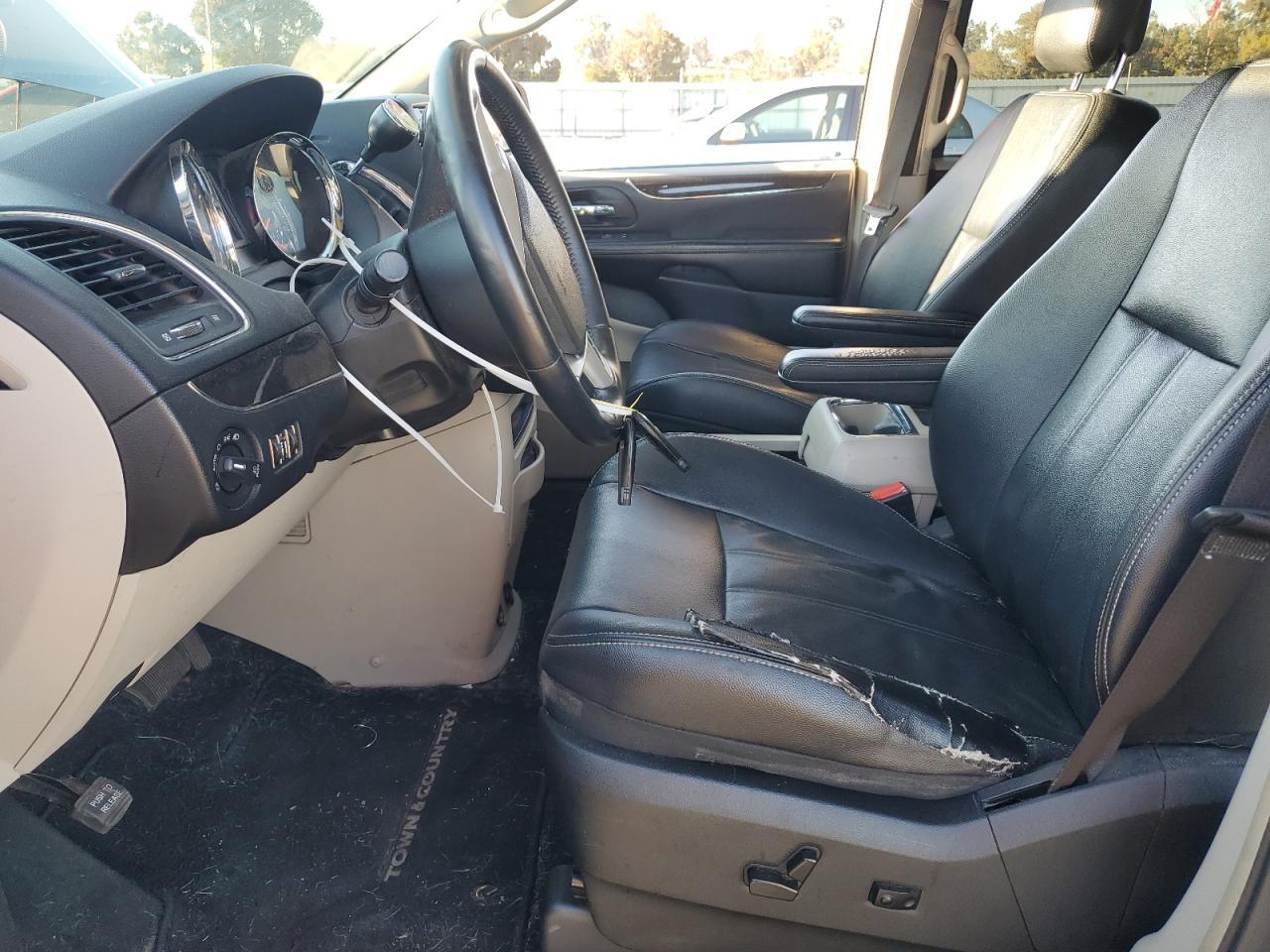 2014 CHRYSLER TOWN & COU - Фото 7