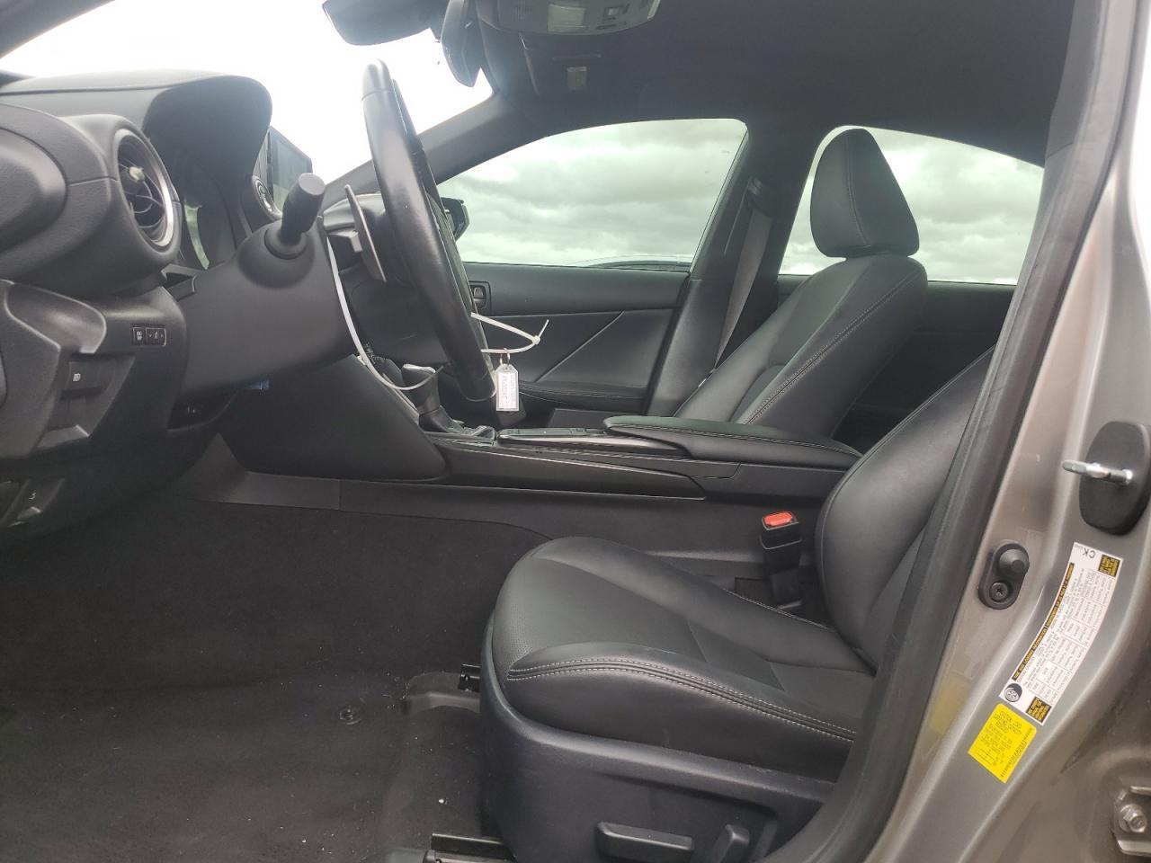 2021 LEXUS IS 300 - Фото 7
