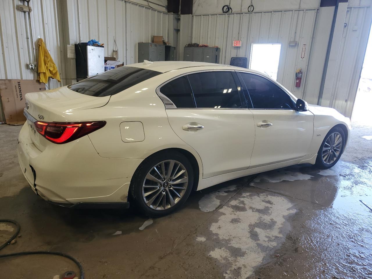 2018 INFINITI Q50 LUXE - Фото 3