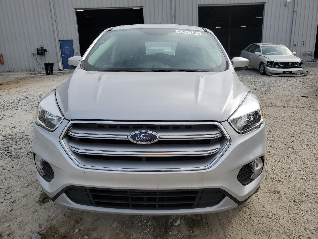 2017 FORD ESCAPE SE - Image 5