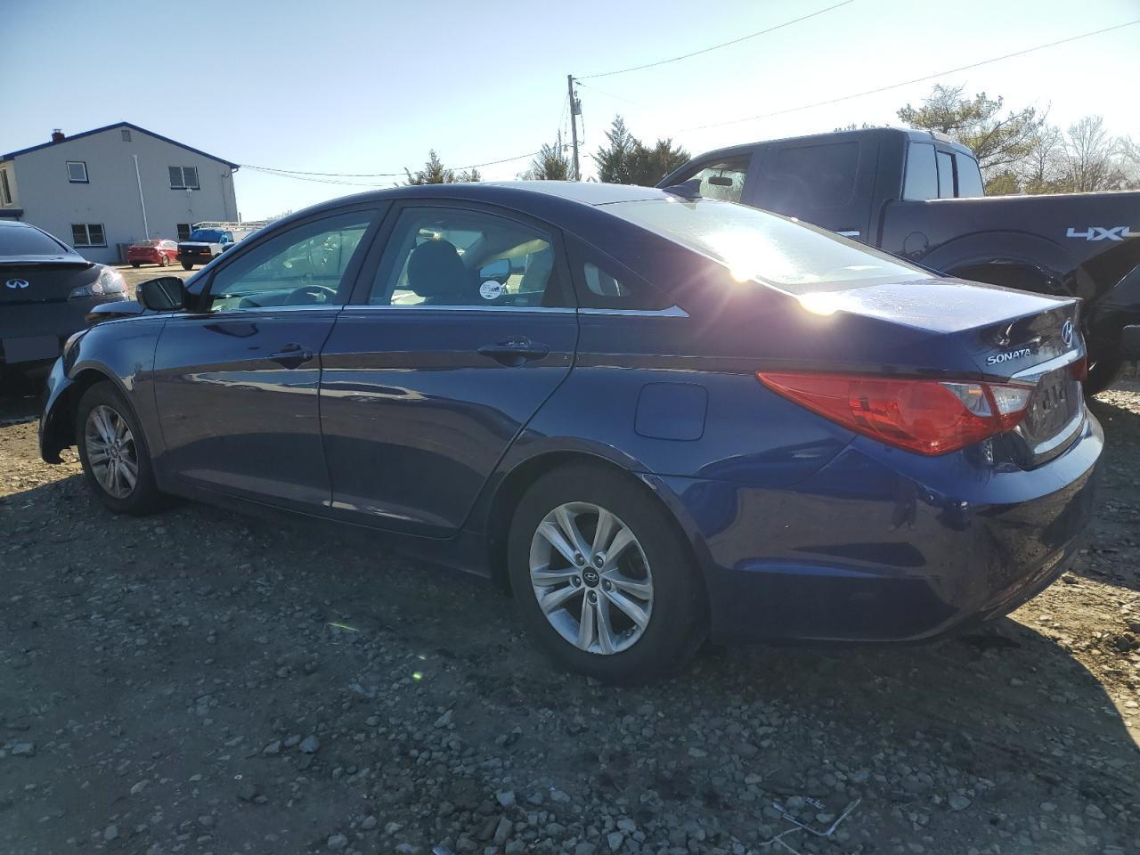 2013 HYUNDAI SONATA GLS - Image 2