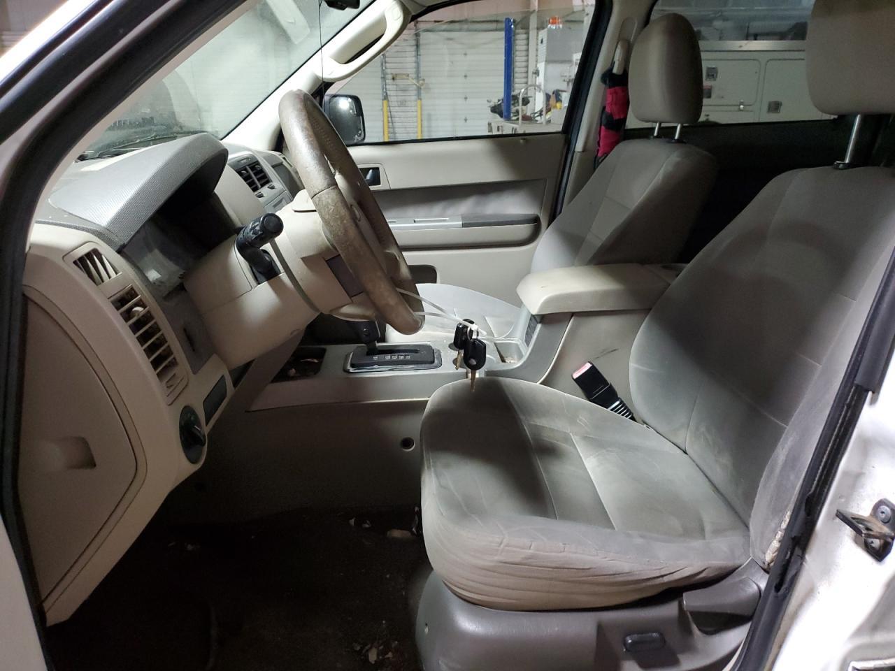 2010 FORD ESCAPE XLT - Image 7