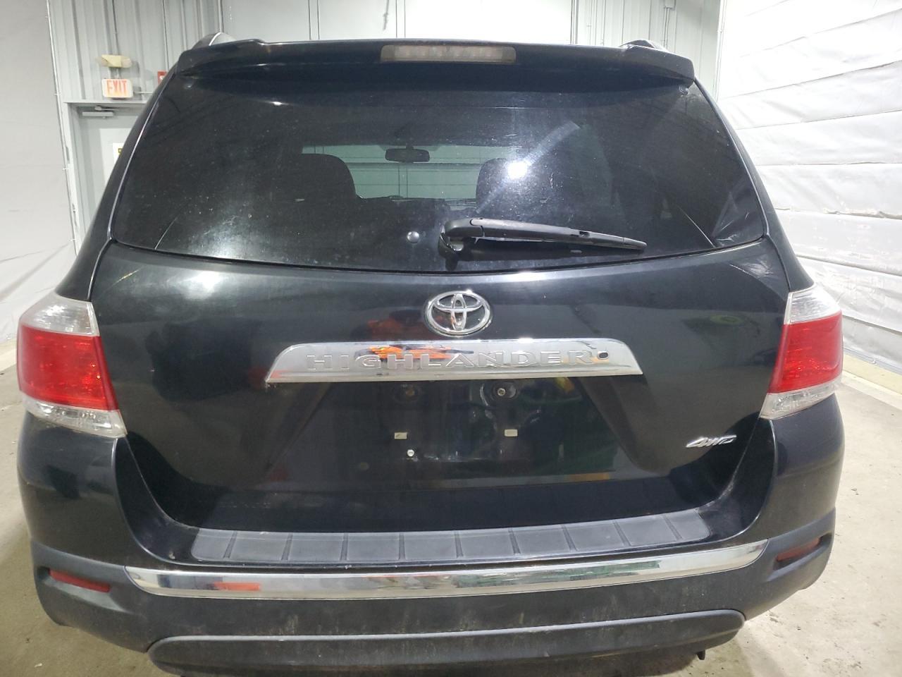 2011 TOYOTA HIGHLANDER - Image 6