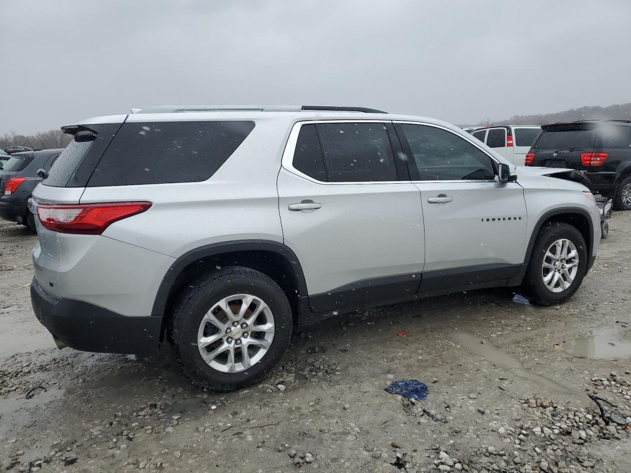 2018 CHEVROLET TRAVERSE L - Фото 3