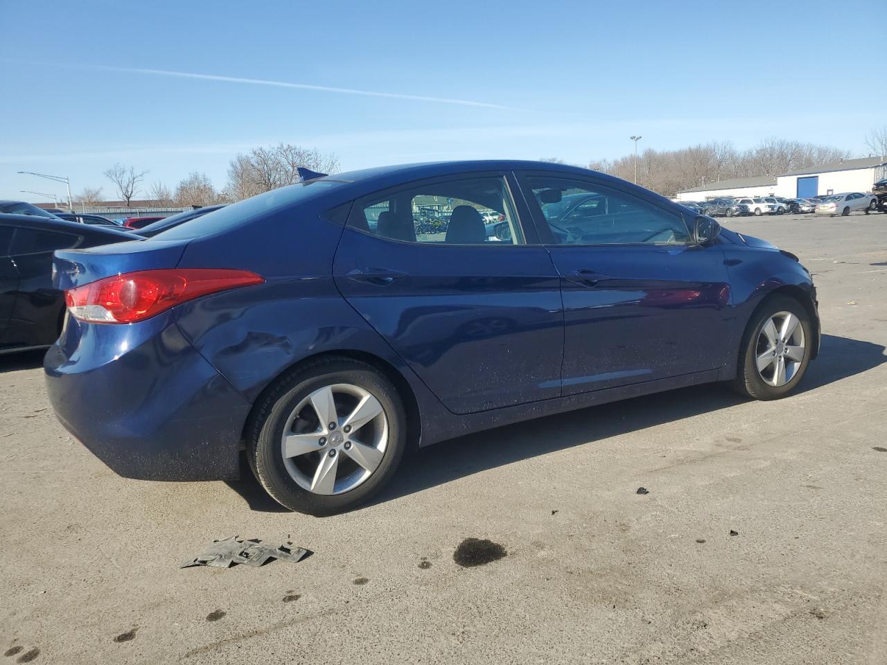 2013 HYUNDAI ELANTRA GL - Image 3