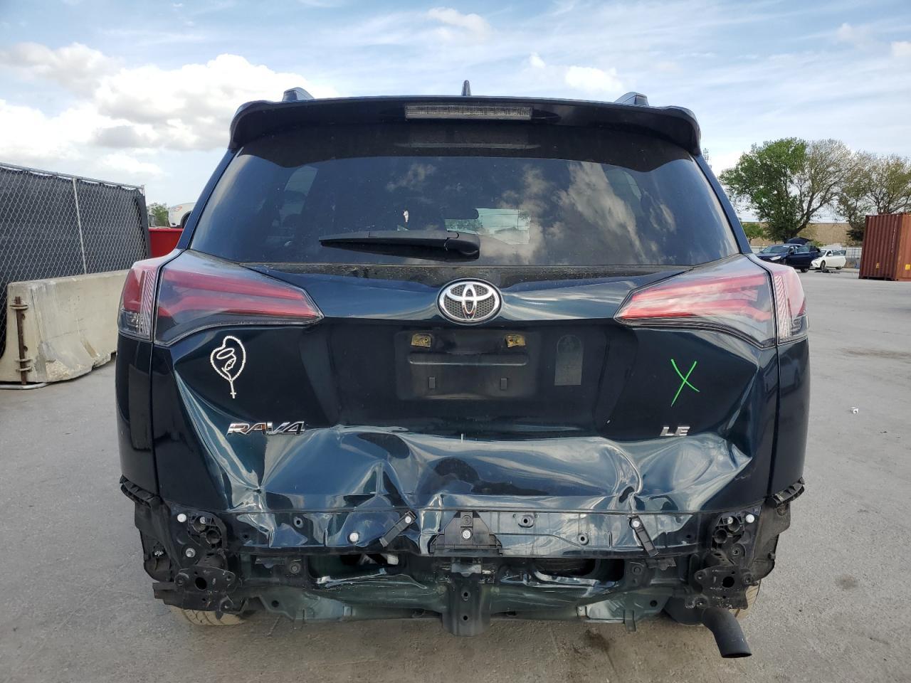 2018 TOYOTA RAV4 LE - Image 6