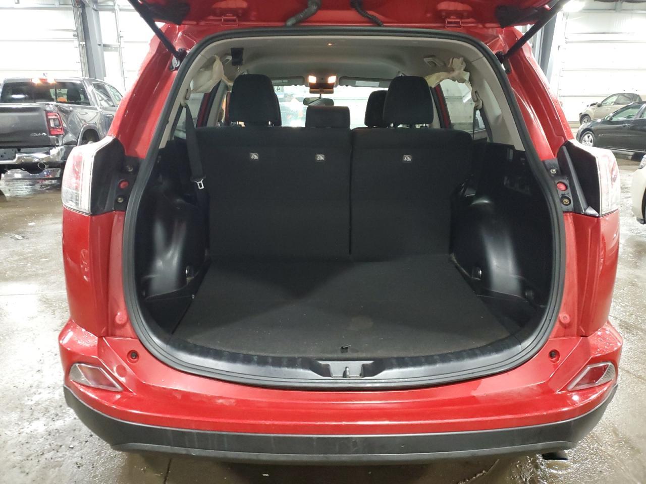 2016 TOYOTA RAV4 LE - Фото 6