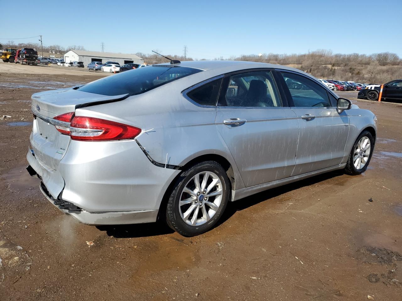 2017 FORD FUSION SE - Фото 3