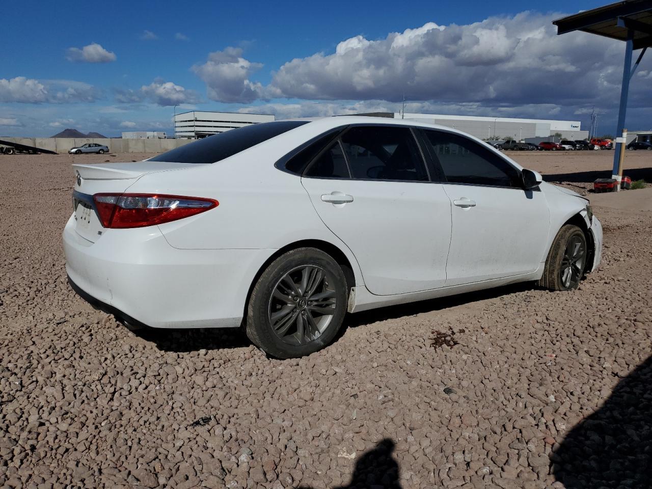 2015 TOYOTA CAMRY LE - Фото 3