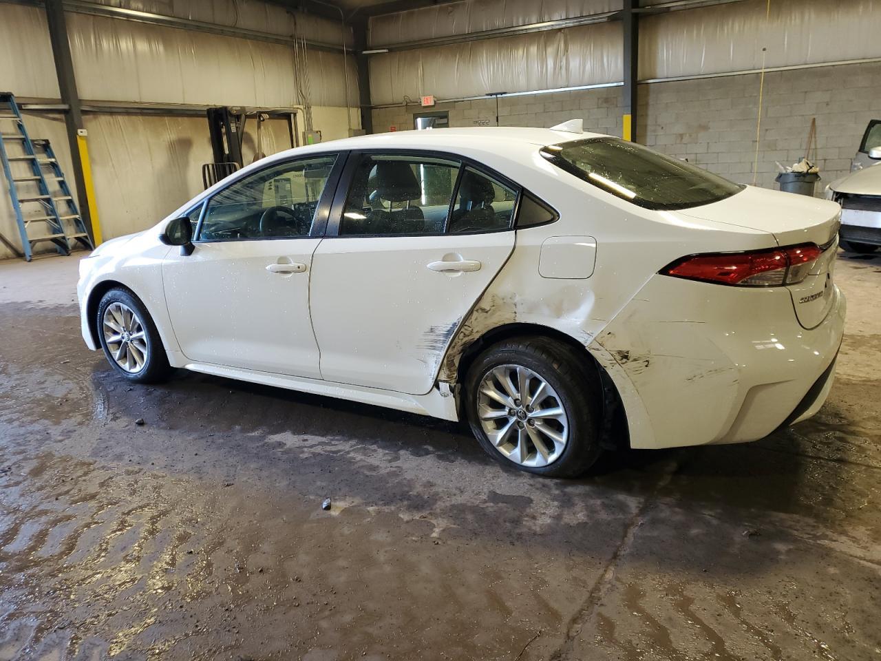 2020 TOYOTA COROLLA LE - Image 2