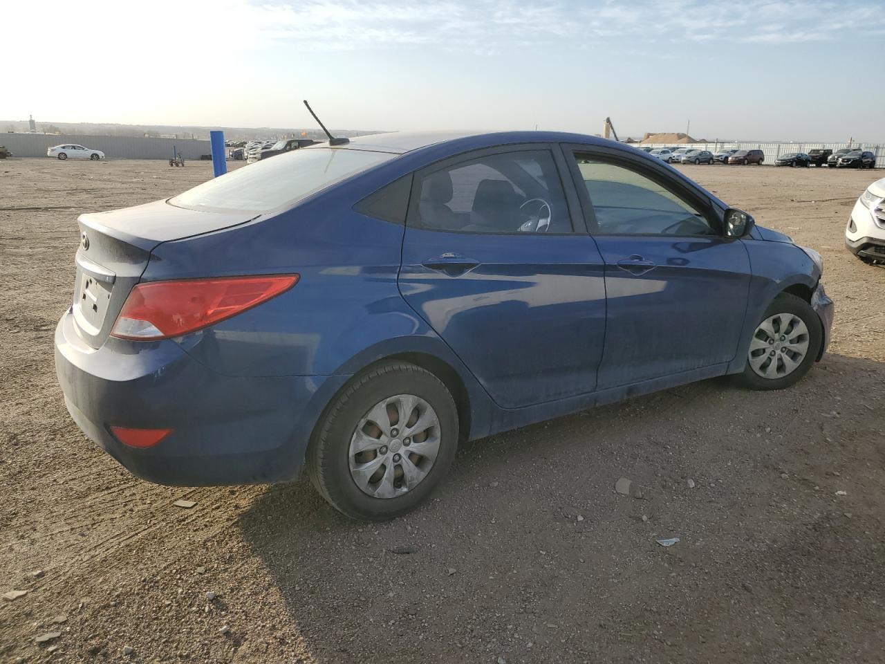 2017 HYUNDAI ACCENT SE - Фото 3