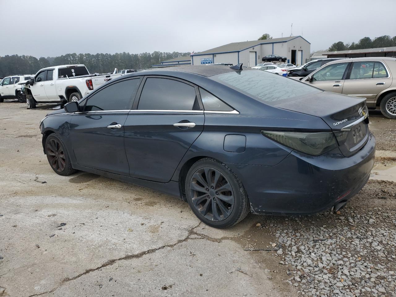 2011 HYUNDAI SONATA SE - Image 2