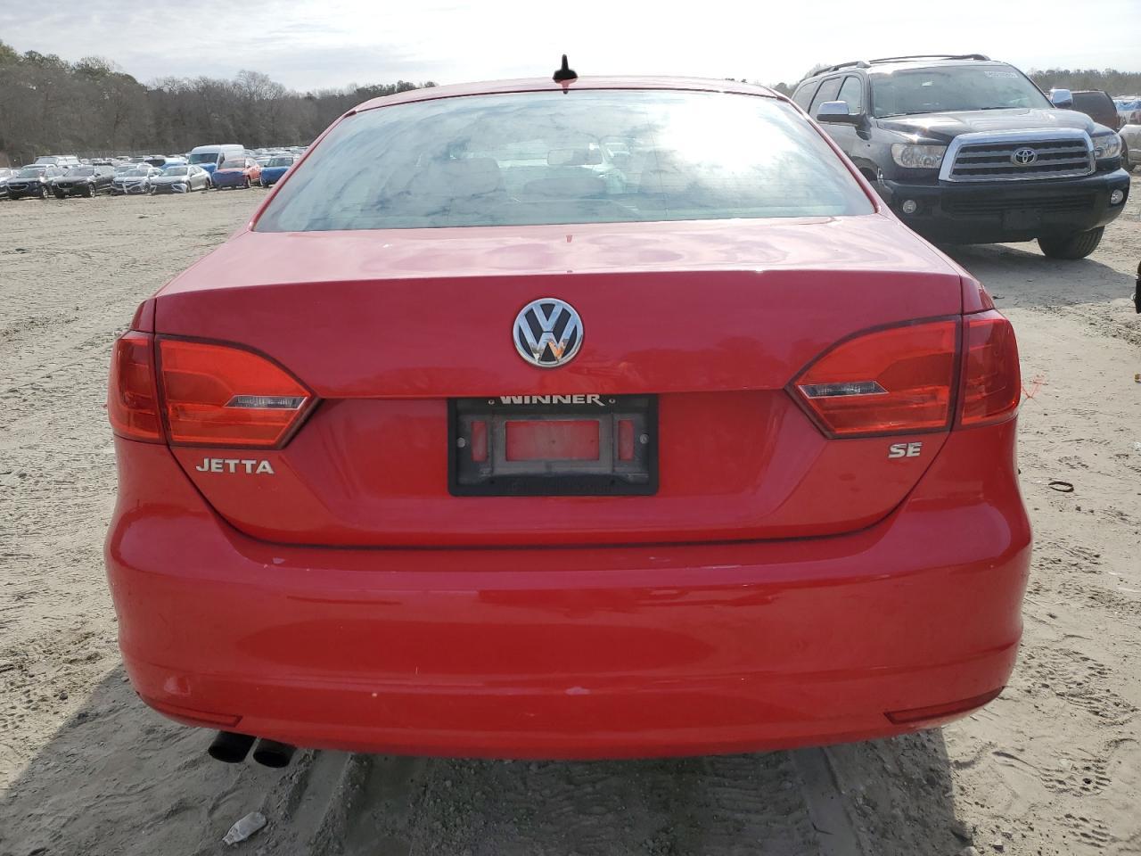 2014 VOLKSWAGEN JETTA SE - Image 6