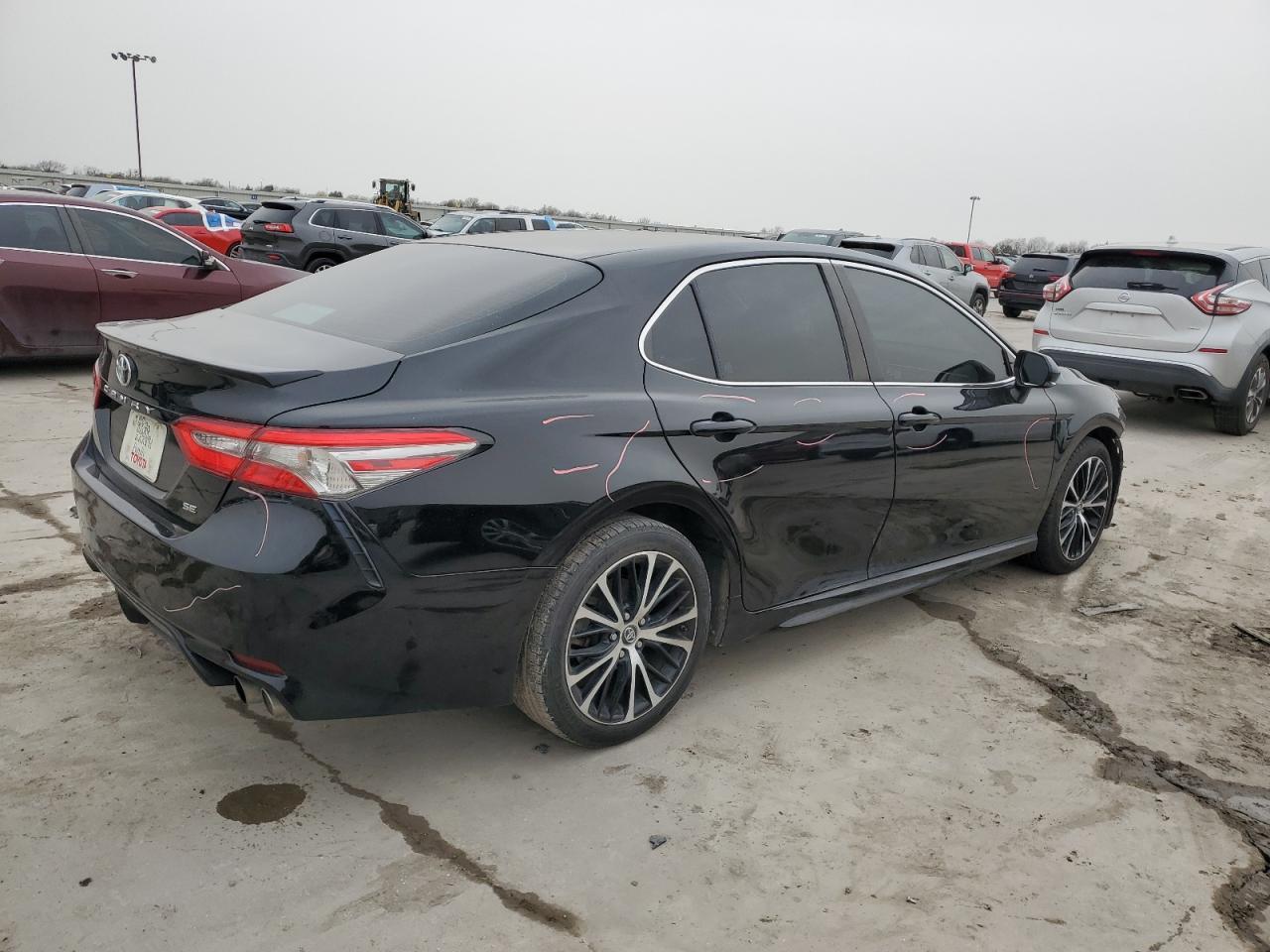 2018 TOYOTA CAMRY L - Фото 3