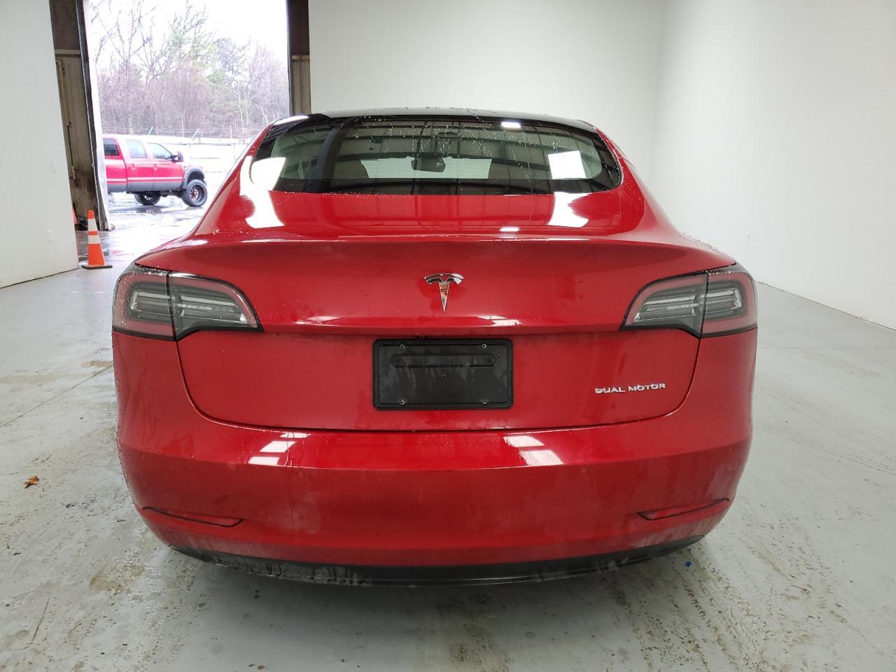 2022 TESLA MODEL 3 - Фото 6