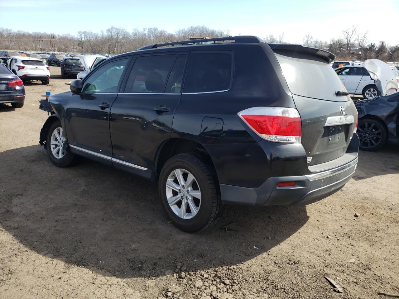 2011 TOYOTA HIGHLANDER - Image 2