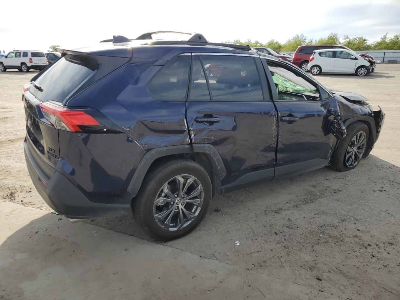 2024 TOYOTA RAV4 XLE P - Image 3