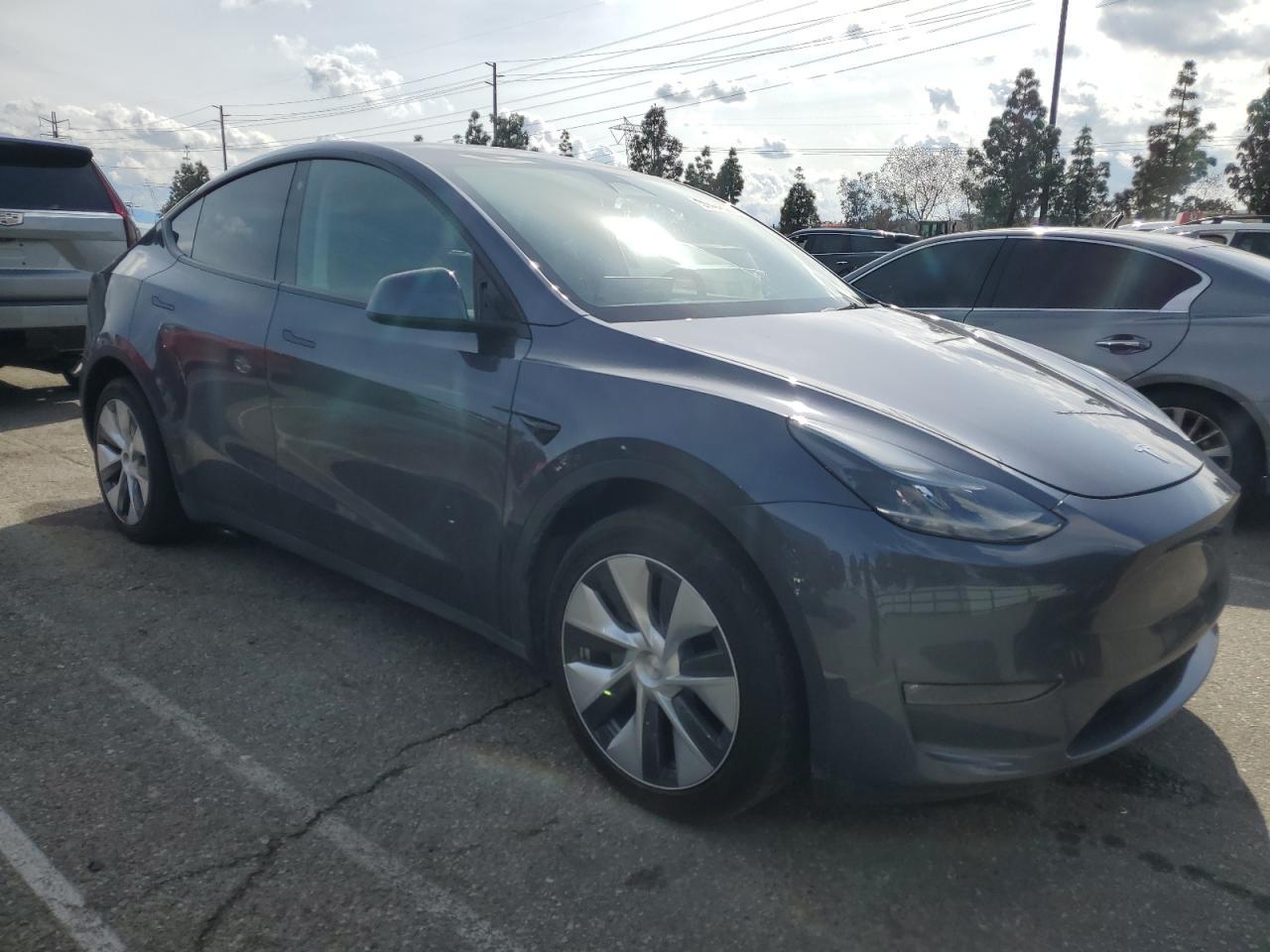 2023 TESLA MODEL Y - Фото 4