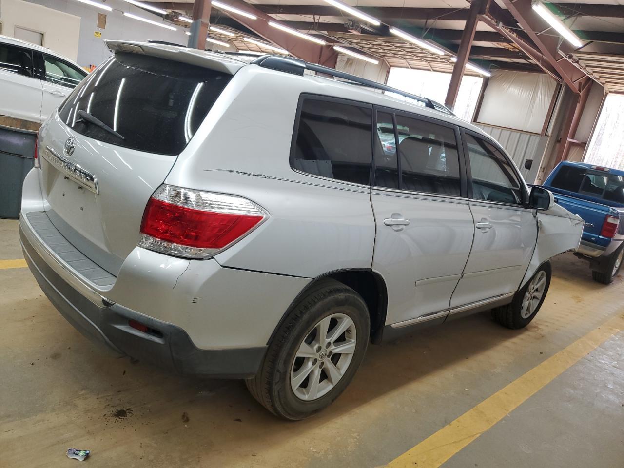 2011 TOYOTA HIGHLANDER - Image 3
