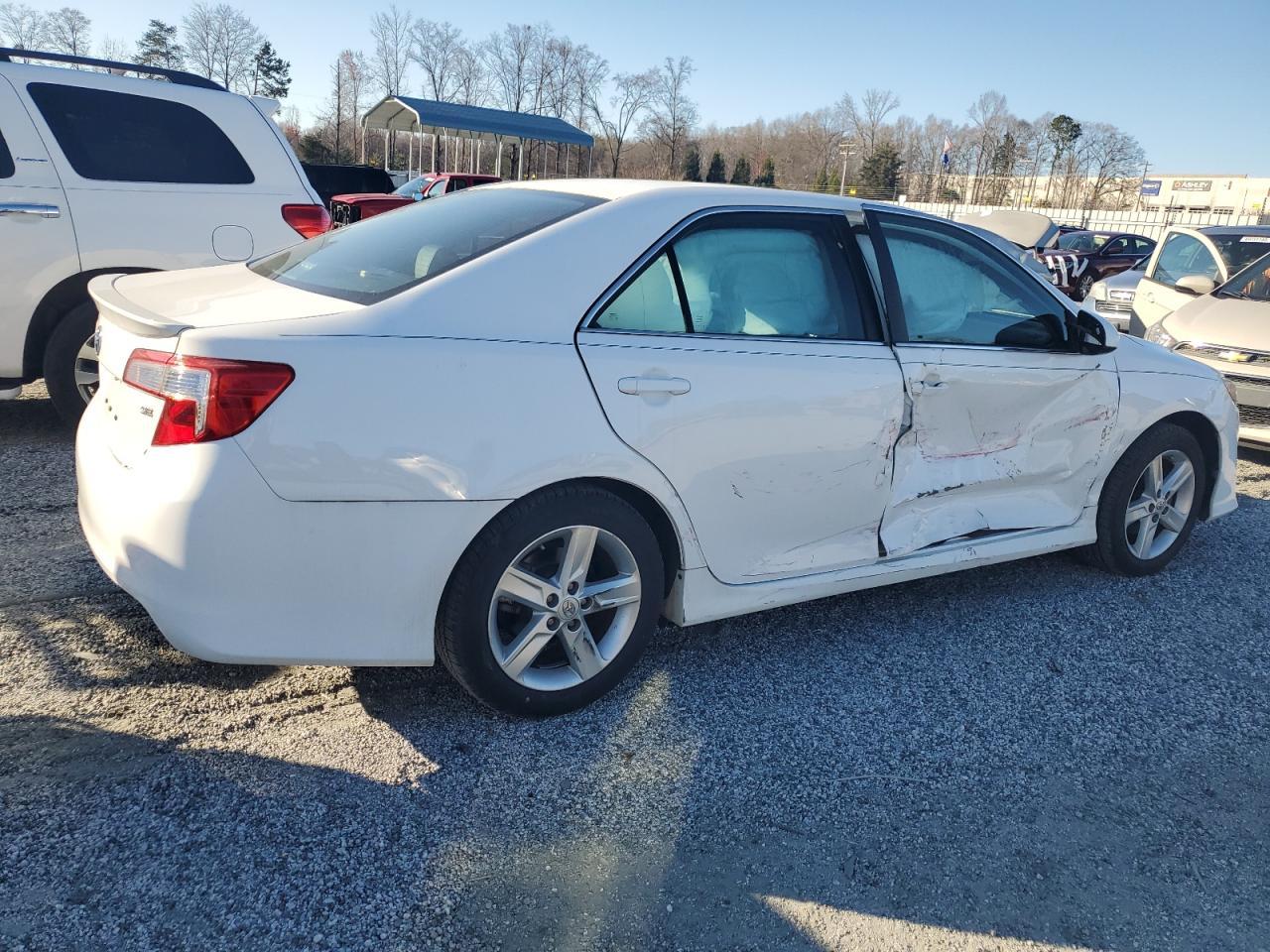 2014 TOYOTA CAMRY L - Image 3
