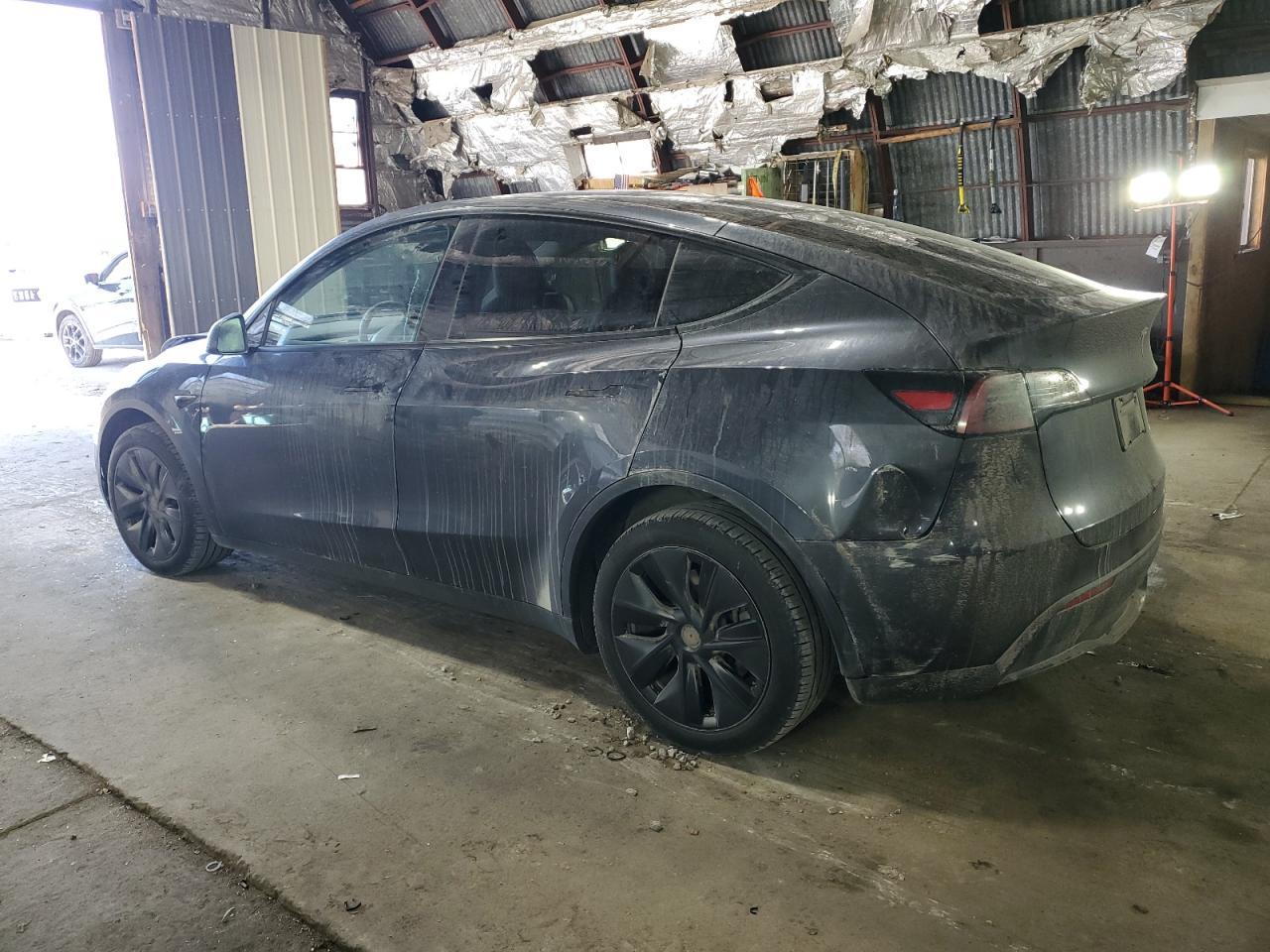 2024 TESLA MODEL Y - Image 2