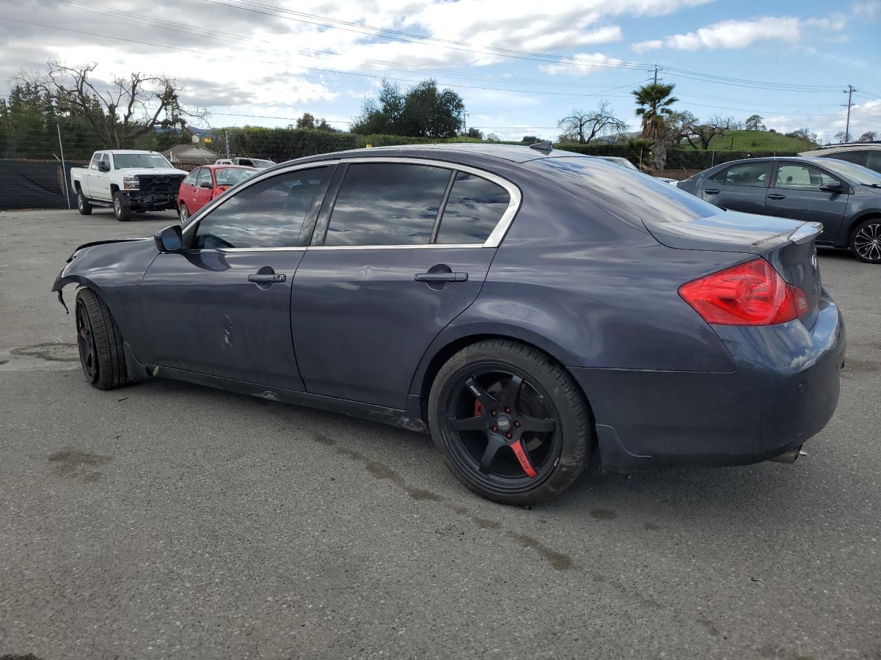 2011 INFINITI G37 BASE - Фото 2