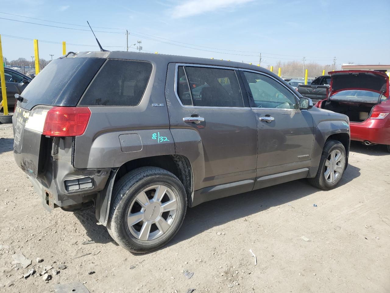 2012 GMC TERRAIN SL - Image 3