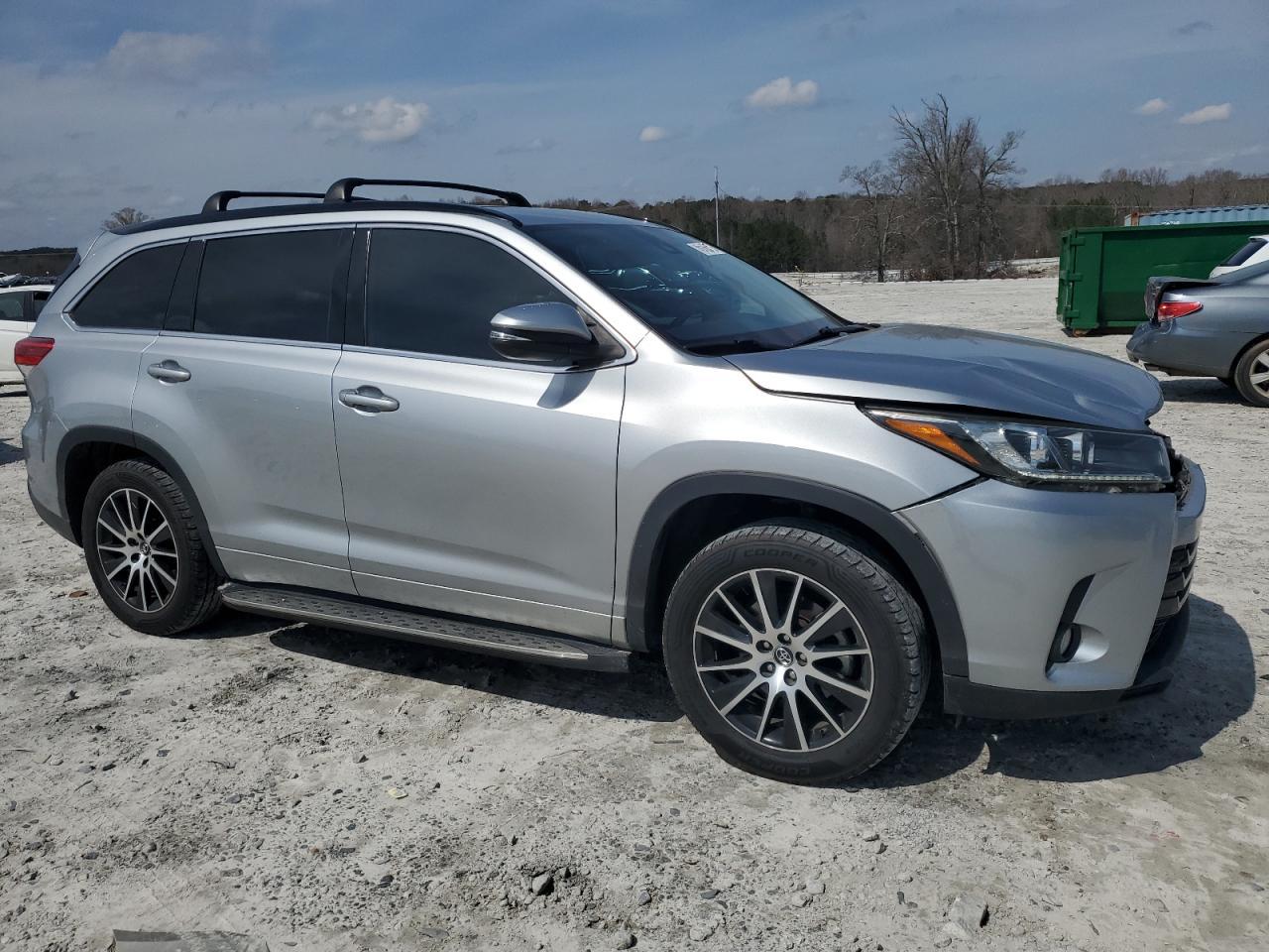 2018 TOYOTA HIGHLANDER - Image 4