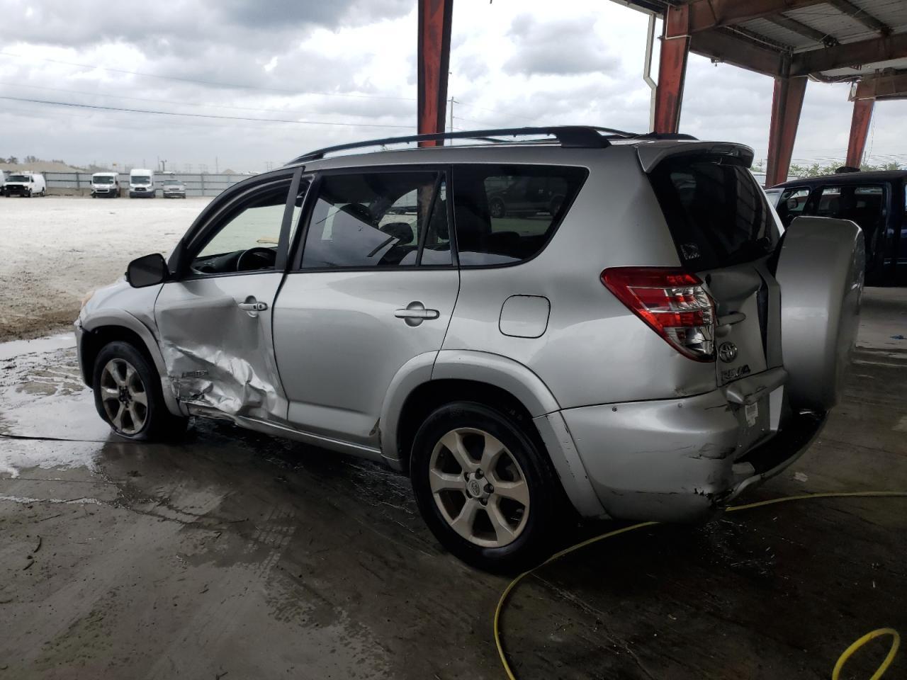 2011 TOYOTA RAV4 LIMIT - Image 2