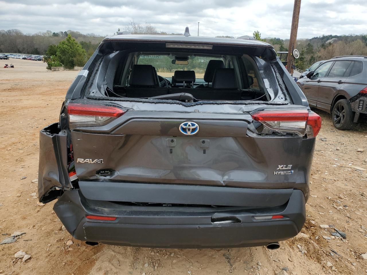 2022 TOYOTA RAV4 XLE P - Image 6