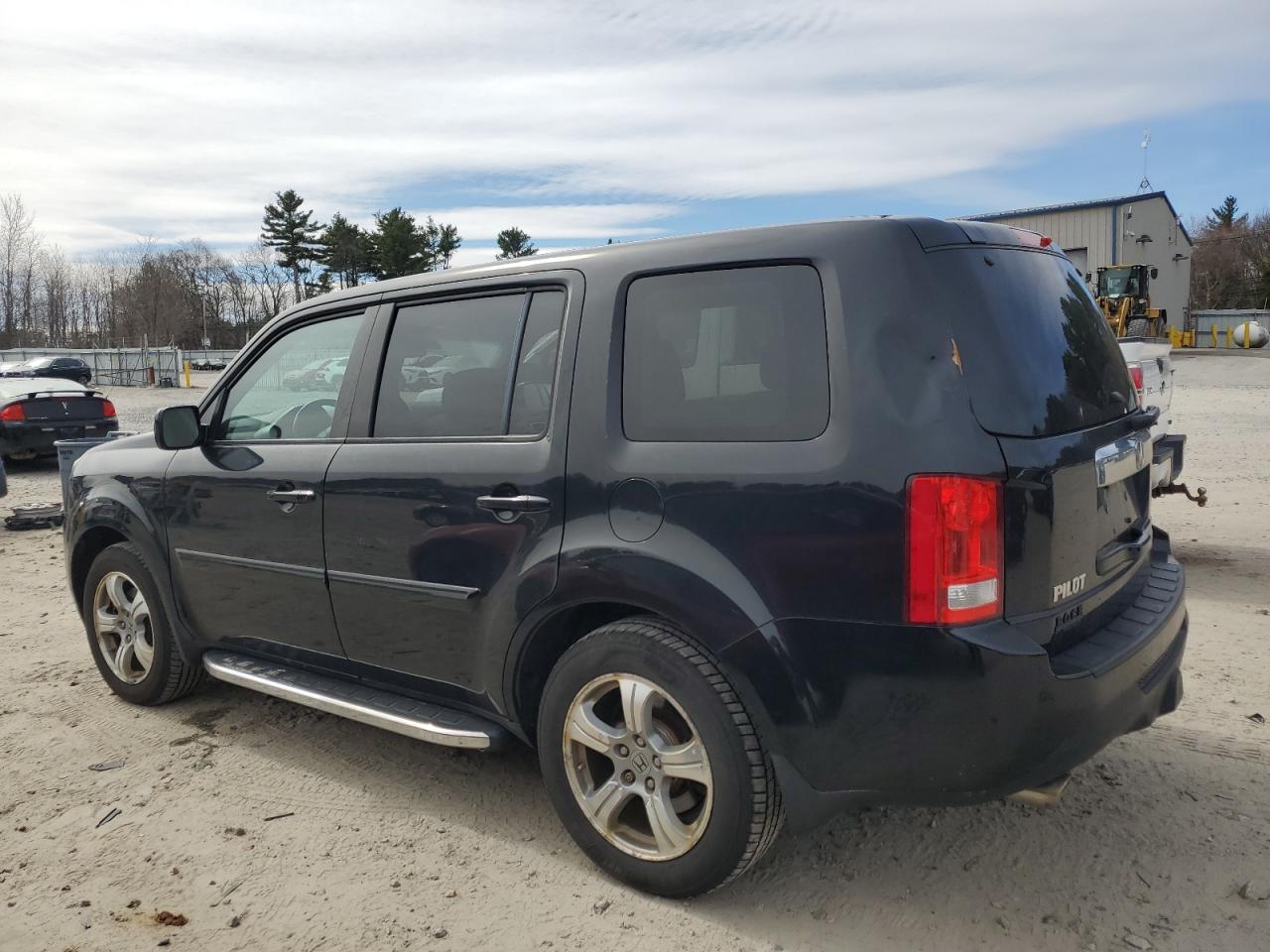 2015 HONDA PILOT EXLN - Image 2