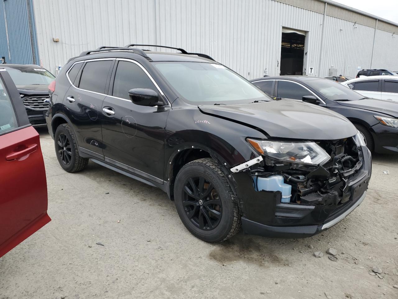 2017 NISSAN ROGUE SV - Фото 4