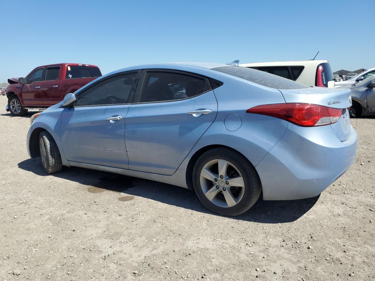 2013 HYUNDAI ELANTRA GL - Image 2