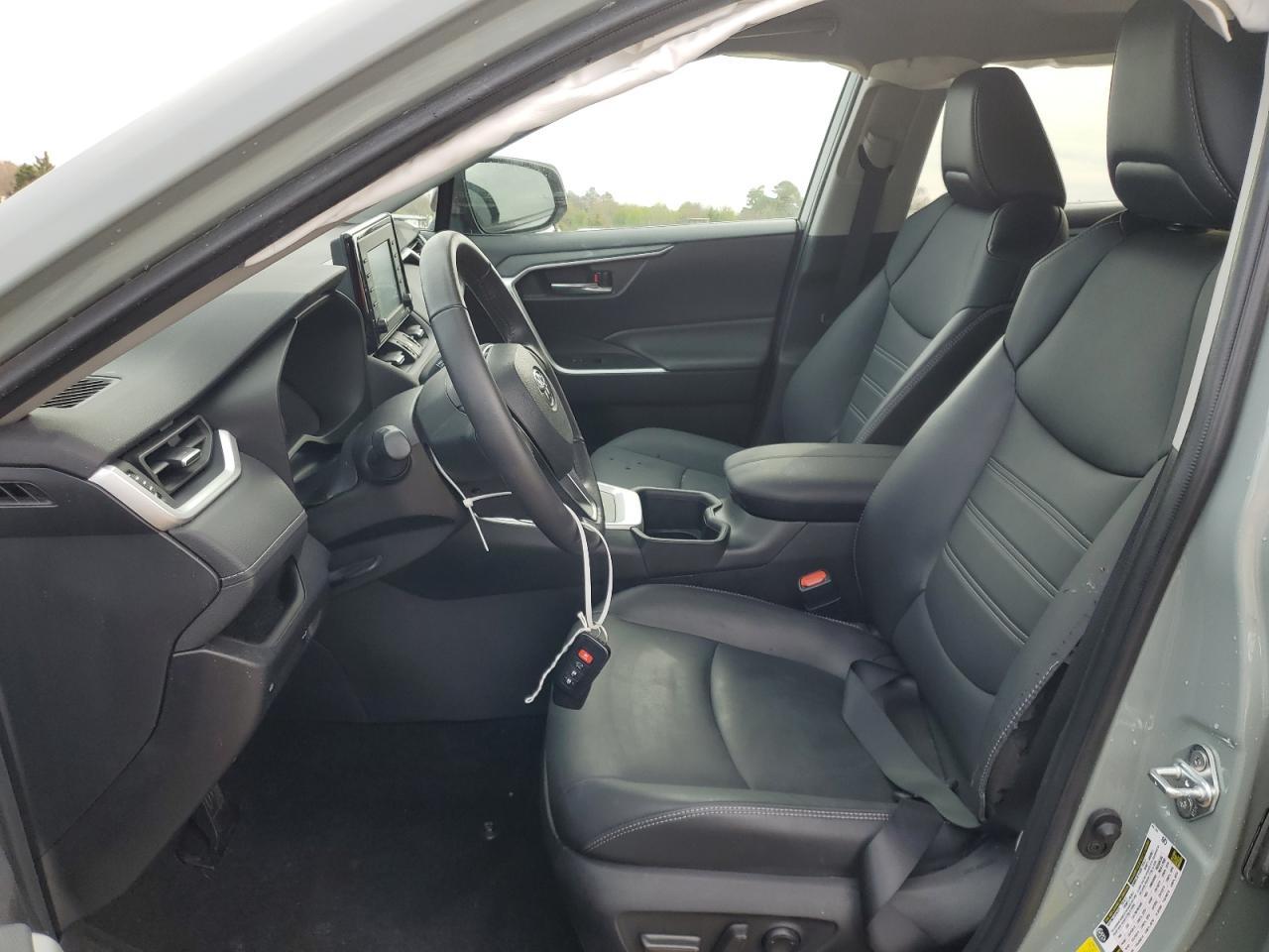 2022 TOYOTA RAV4 XLE P - Image 7