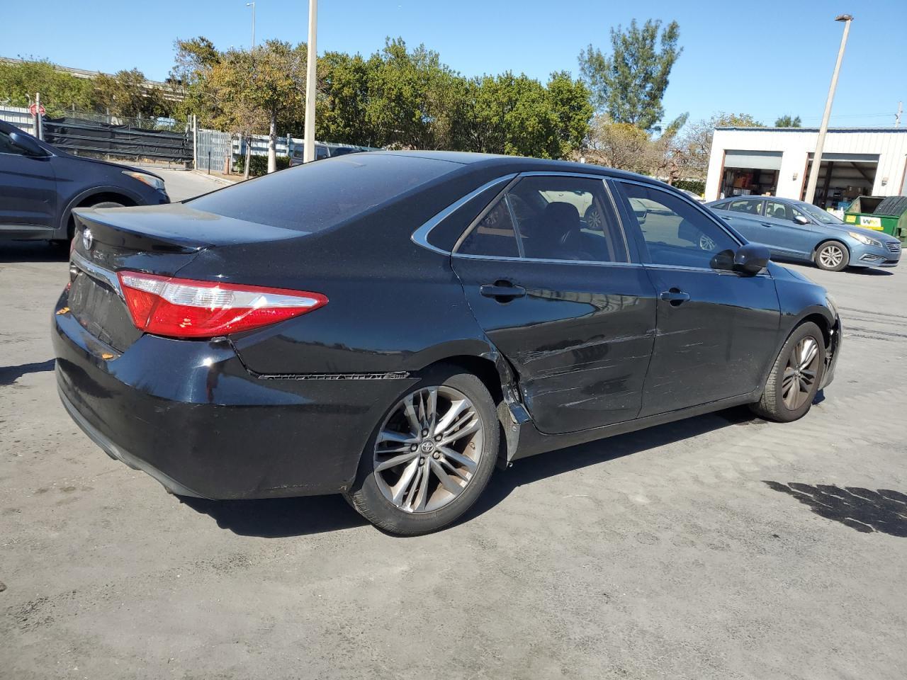 2017 TOYOTA CAMRY LE - Фото 3