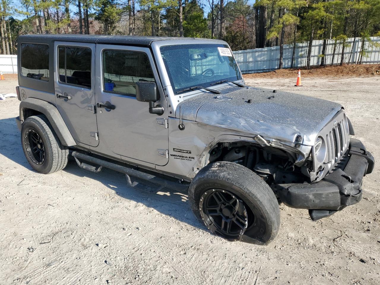 2017 JEEP WRANGLER U - Image 4