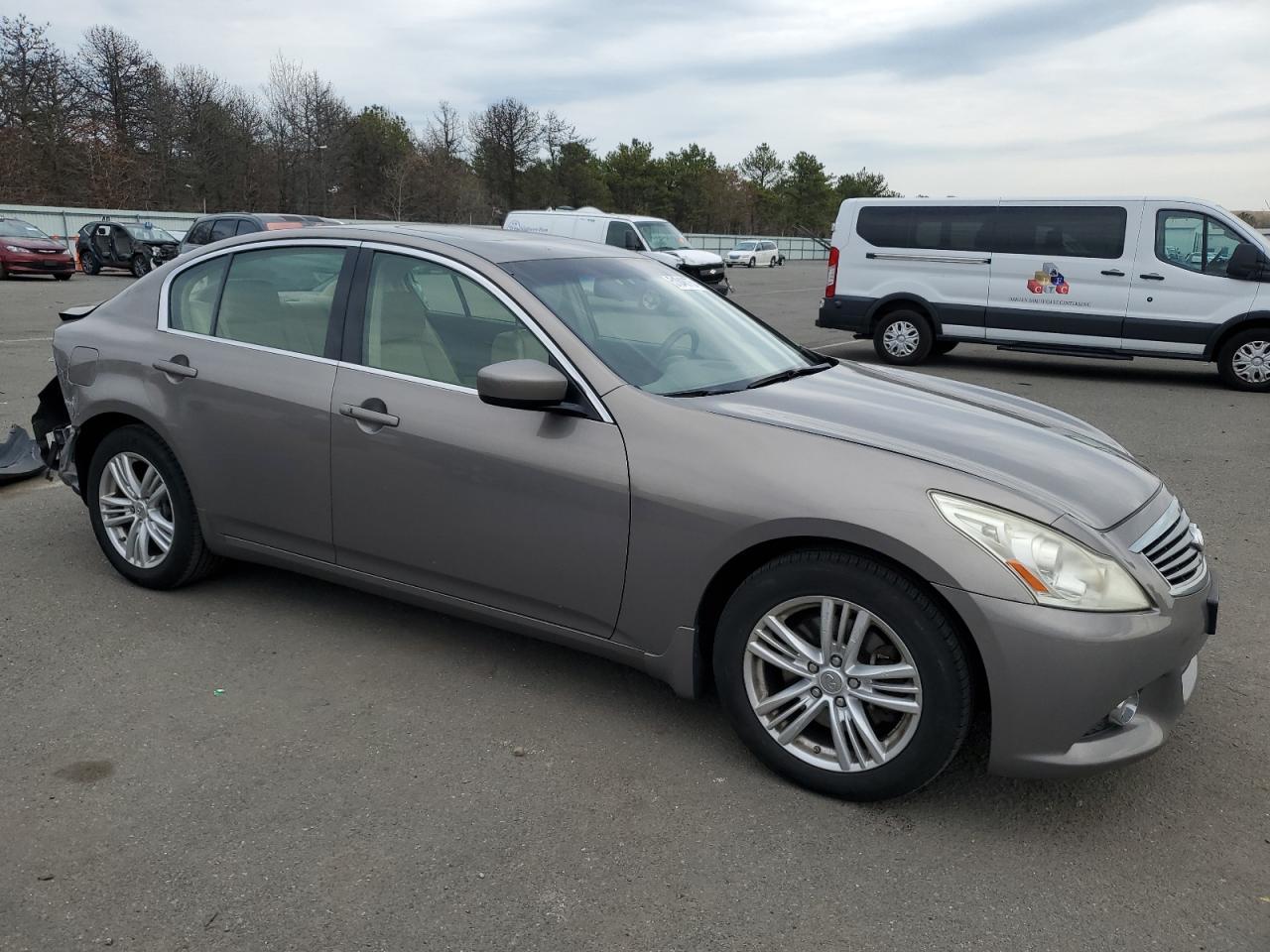 2011 INFINITI G37 - Image 4
