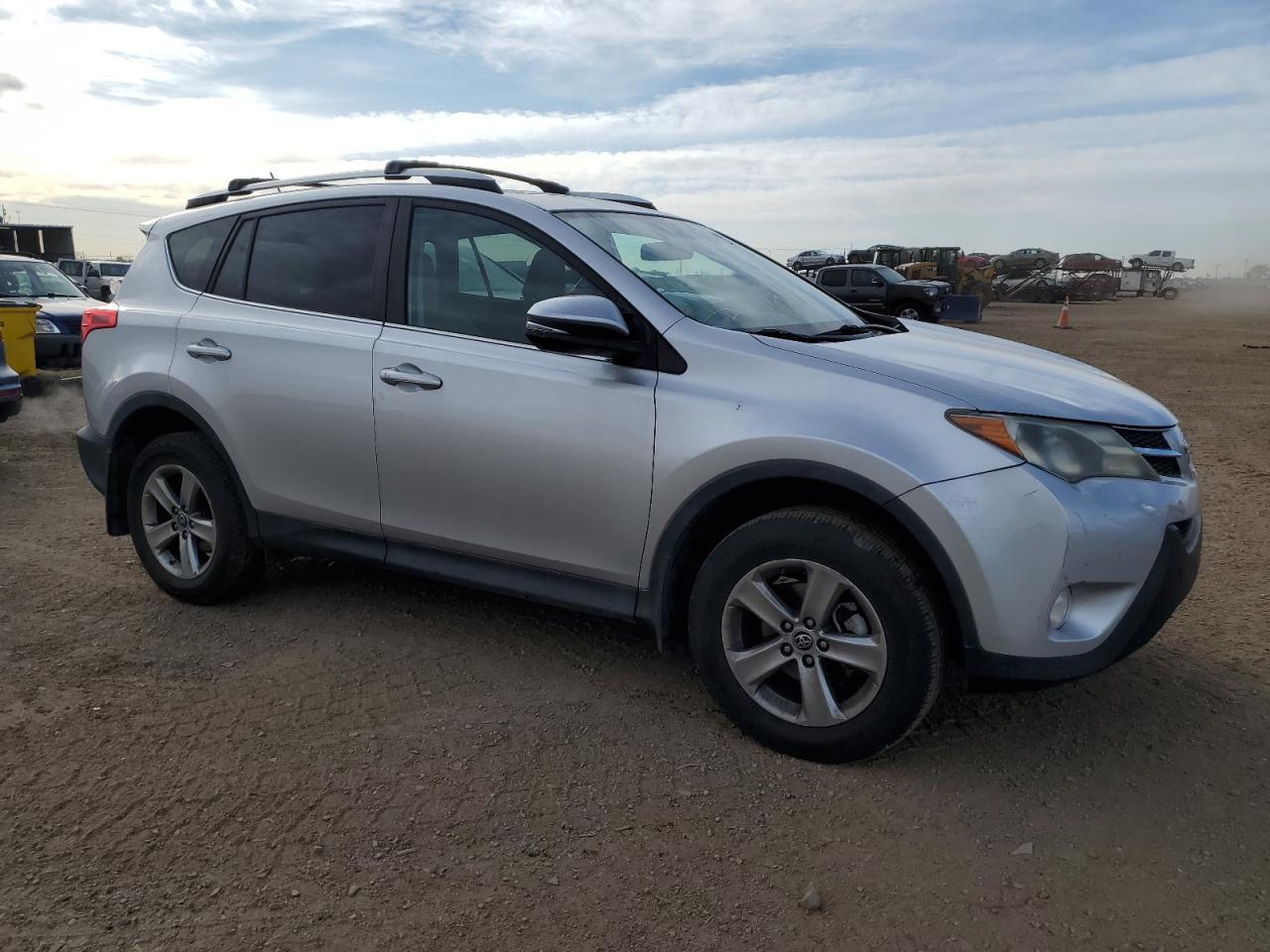 2015 TOYOTA RAV4 XLE - Фото 4