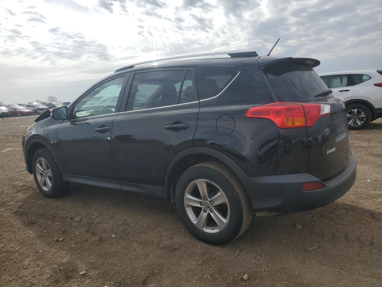 2015 TOYOTA RAV4 XLE - Image 2