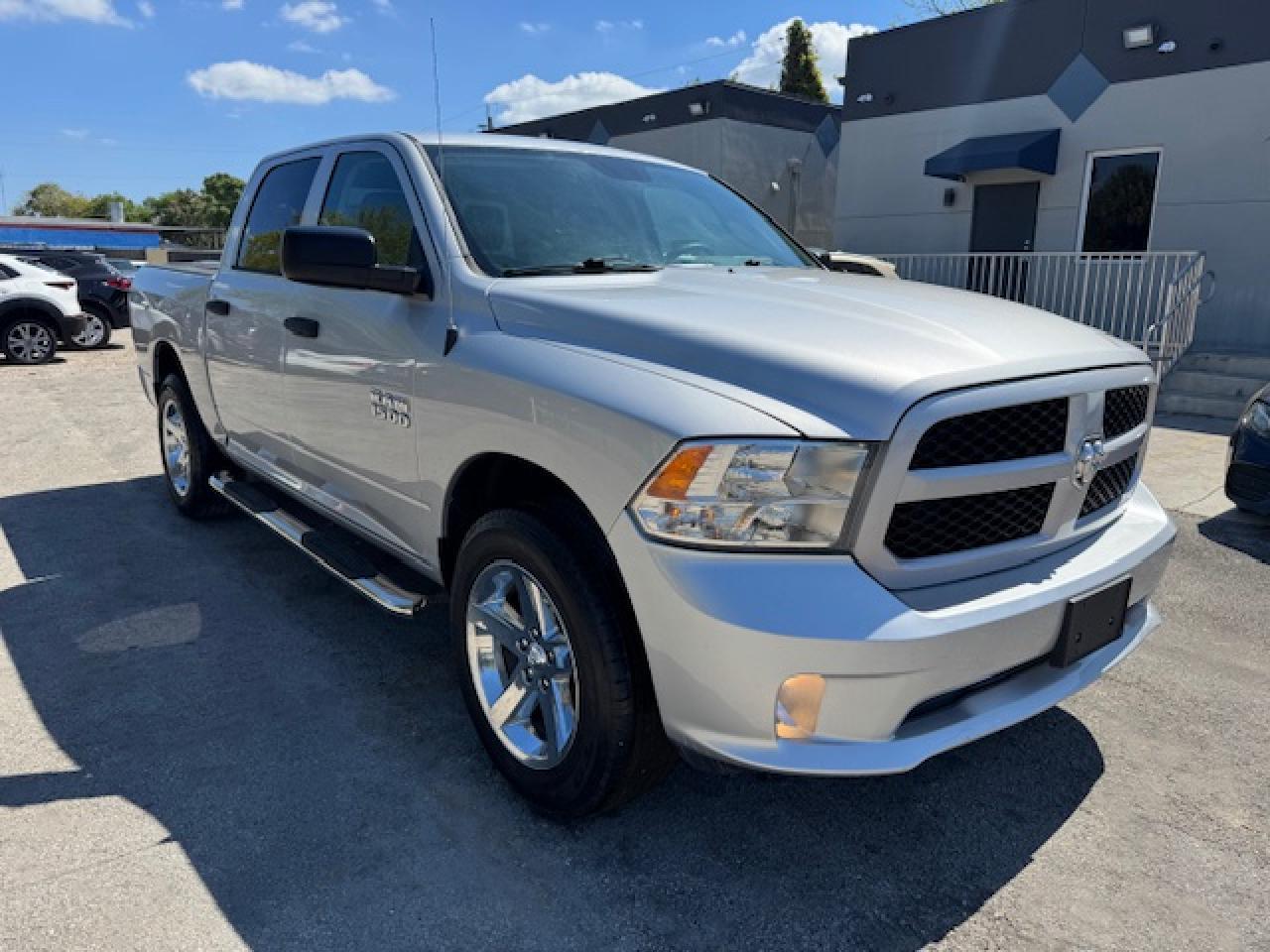 2017 RAM 1500 ST - Image 4