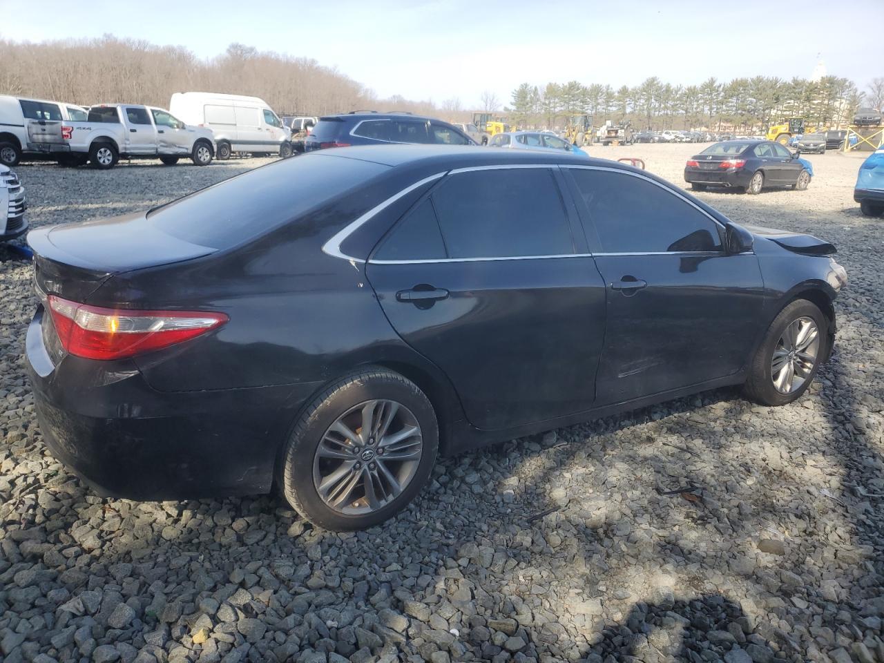 2016 TOYOTA CAMRY LE - Image 3