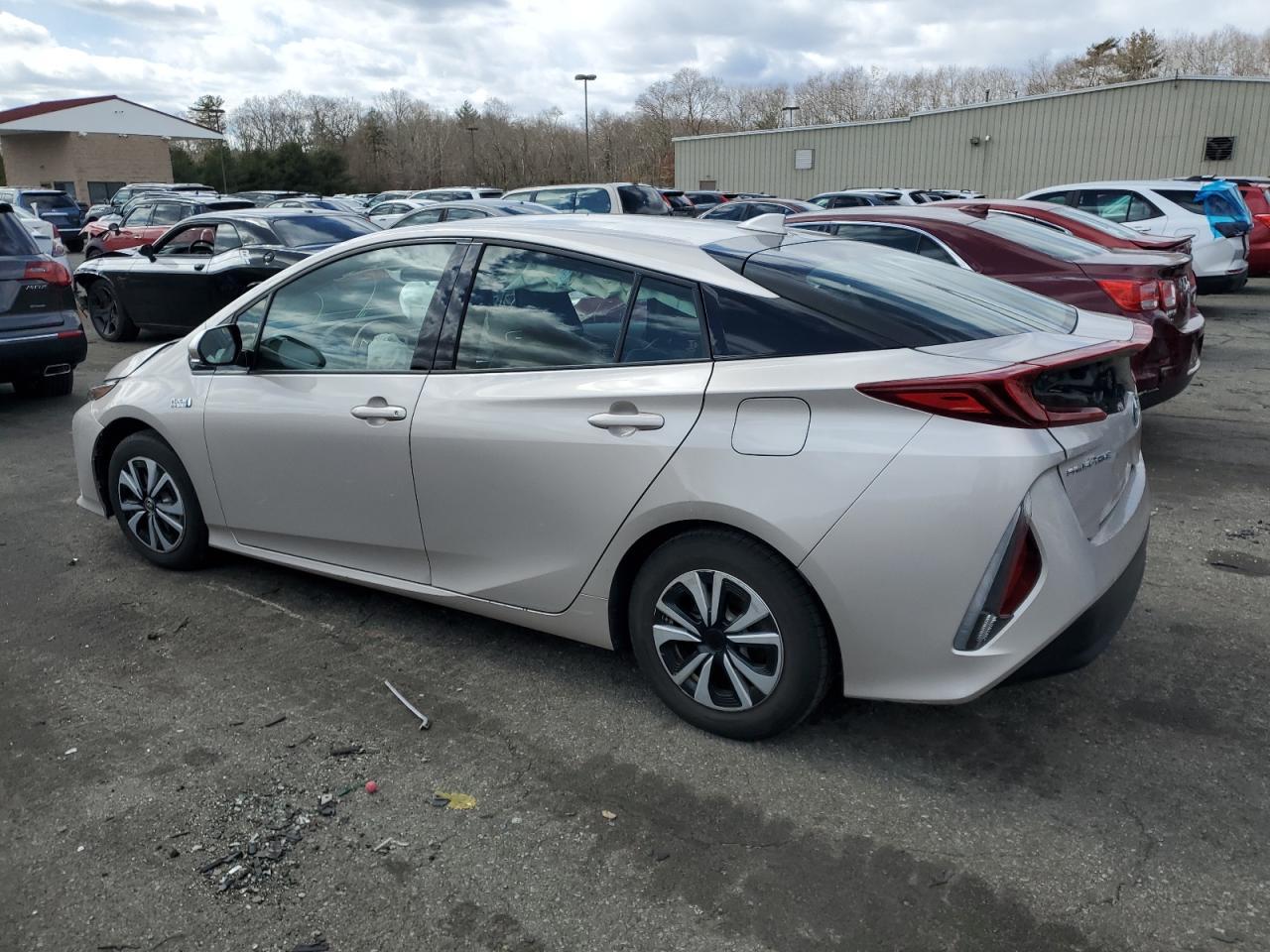 2018 TOYOTA PRIUS PRIM - Image 2