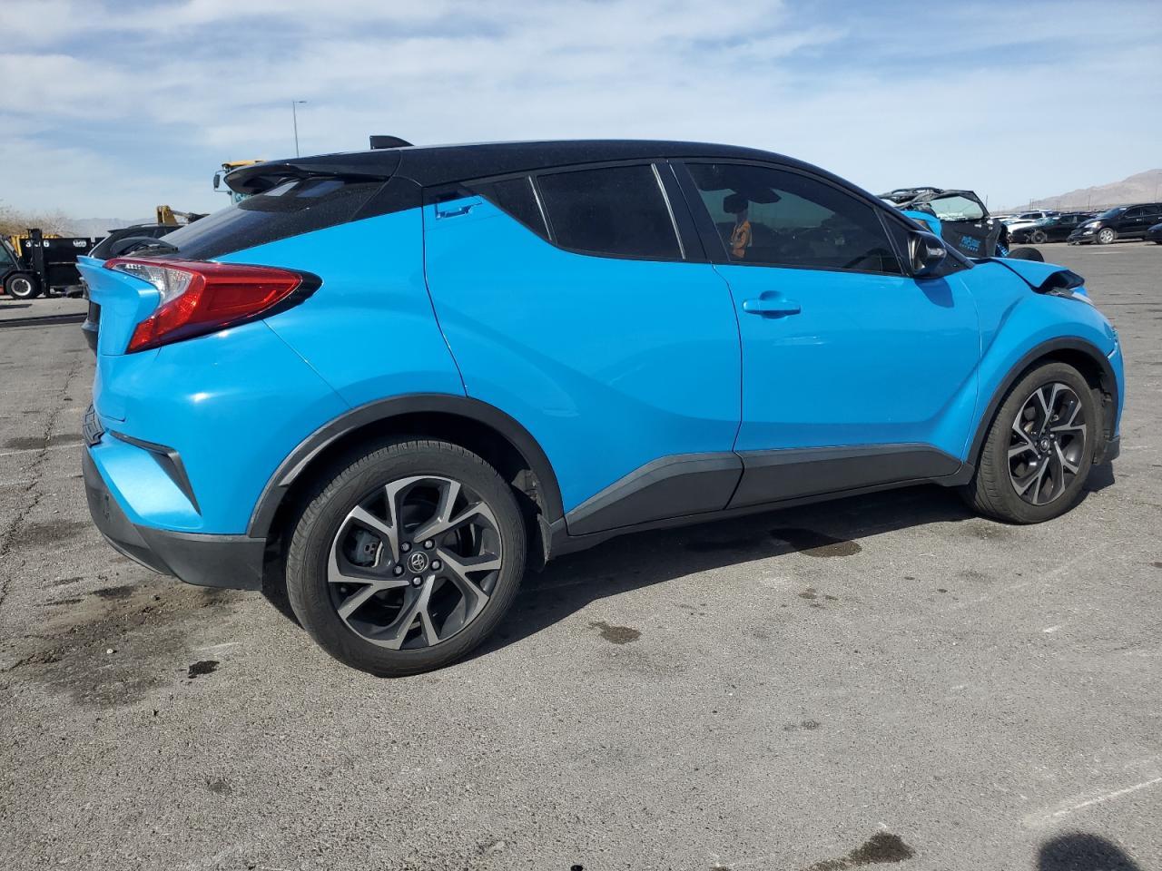 2019 TOYOTA C-HR XLE - Фото 3
